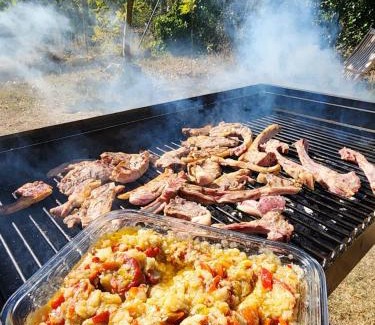 Prades Casa | Casa amb jardí i llar de foc