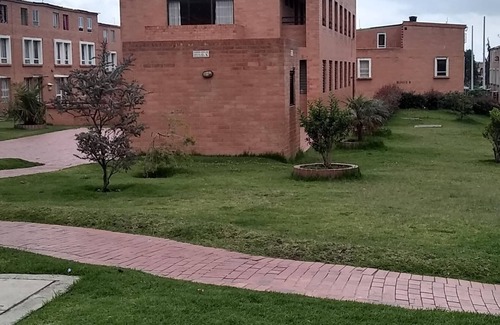 Soacha Casa | CASA AMOBLADA DE 3 PISOS, 2 BAÑOS, 4 HABITACIONES,