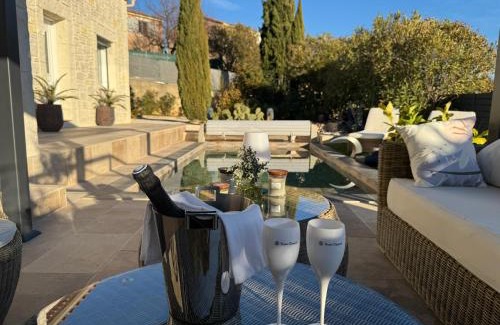Montfort-sur-Argens Apartamento | CASA AMOR & SPA, appartement suite jacuzzi & piscine chauffée