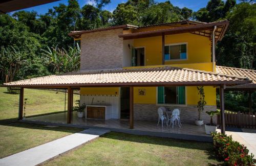 Macae Casa | Casa ampla c piscina e churrasq em meio a natureza