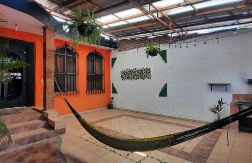 Leon Casa | Casa AMPLIA en excelente UBICACIÓN!