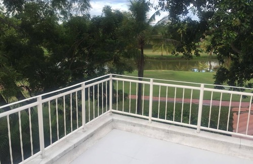 Girardot Casa | Casa amplia, independiente, fresca, acogedora. Condominio El Peñon Giraradot