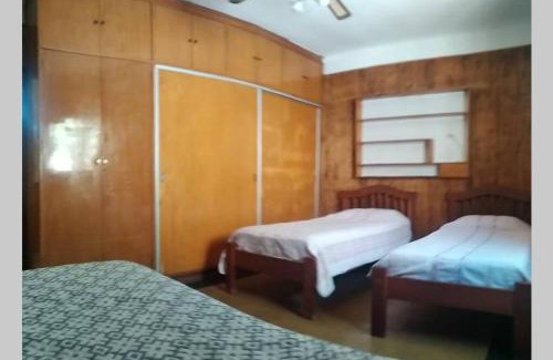 San Juan Casa | Casa amplia y céntrica para 2-6 personas. Cochera.