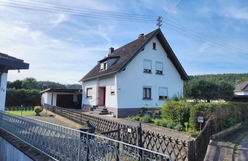 Musch Casa | Casa Anita Ferienhaus Nähe Nürburgring, Großer Garten. Familiefreundlich!