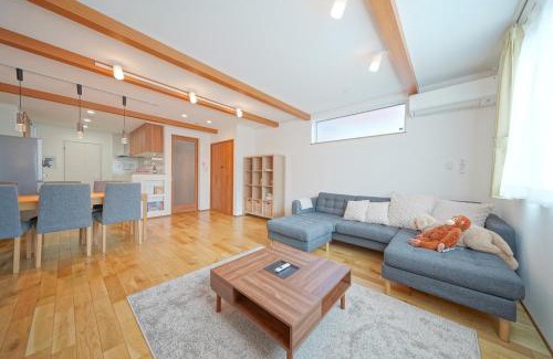 Kita Ward Apartamento | Casa Antonio B 木の温もり 駅近&空港バス 駐車場付