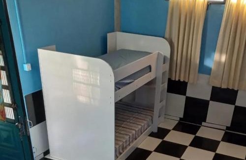 Alto Paraiso de Goias Casa | Casa Arco Íris no Centro com Varanda