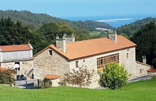 Arteixo Cabaña | Casa rural de aldea cerca de preciosas playas y de la ciudad A Coruña y Santiago