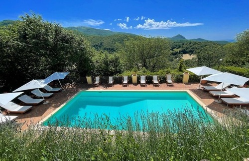 Spoleto Casa | Casa Aristo! Live like an Italian aristocrat! On a country estate. Slps 10