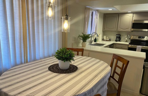 Paradise Valley Village Condominio | CASA AVENTURA-Anasazi Village- Top Floor pool view