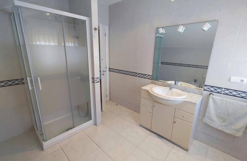 Malpica de Bergantinos Casa | Ref. 10136 Chalet cerca de la playa