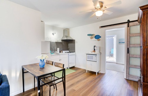 Old Towne Apartamento | Casa Azul II, Steps to the boardwalk and sand
