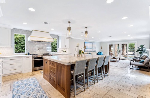 Thousand Oaks Casa | Casa Azul - Mediterranean Resort-Style Home