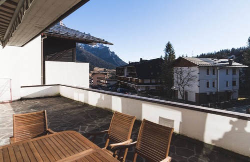 San Martino di Castrozza Apartamento | casa de apartamentos Bancher Antonio con una gran terraza y vistas a la Pale di S. Martino di Castrozza