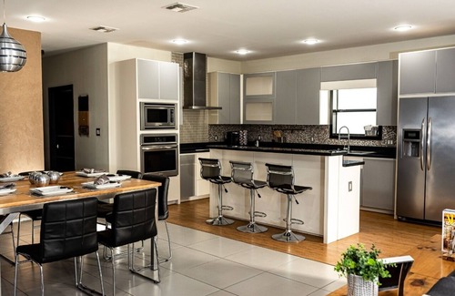 Mission Casa | Casa Balsas: Modern and Cozy at Cimarron