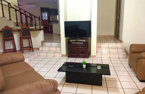 Downtown Mazatlan Casa | Casa Baraka, Cerca de Malecón, Centro Histórico y Playas
