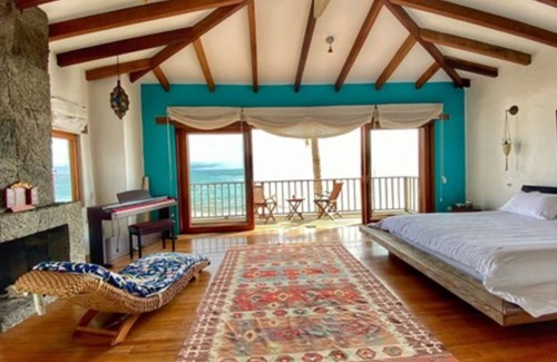 Puerto Villamil Hotel | Casa Baronesa