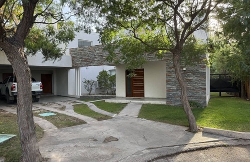 Las Heras Department Condominio | Casa barrio cerrado en Mendoza , casa ideal para familia o amigos