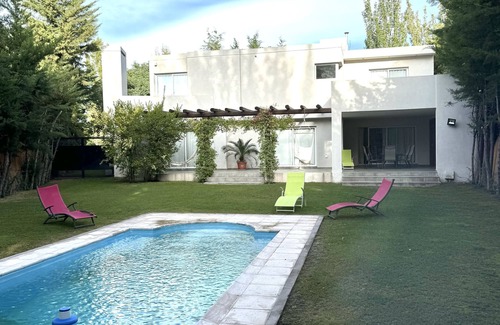 Las Heras Department Condominio | Casa barrio cerrado en Mendoza , casa ideal para familia o amigos