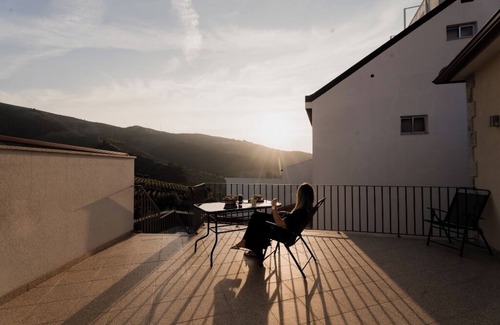 Bomfim Casa | Casa Bastardo - A cozy house surrounded by the vineyard terraces of the Douro.