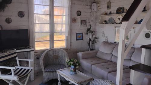 Xangri-La Casa | Casa beiramar, vista mar e pinheiros, pé na areia