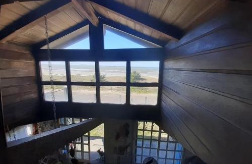 Xangri-La Casa | Casa beiramar, vista mar e pinheiros, pé na areia