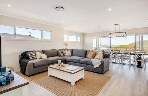 Catherine Hill Bay Casa | Casa Bel/ Brand New Mansion /Min From Beach