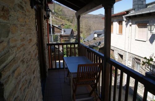 Manzanedo de Valdueza Casa | Casa Bell