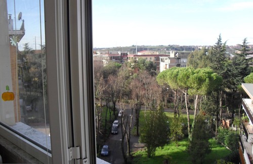 EUR Apartamento | "CASA BELLA" Centro a 10min de metro. WiFi INCLUIDO! A 300m del METRO! BEST RENT