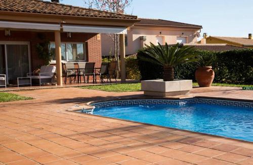 Bigues I Riells Casa | Casa Bella con piscina