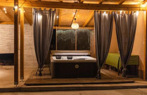 Petrovaradin Casa | Casa Bella Fruška Gora with HOT TUB