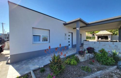 Mejasi Casa | Casa Bella
