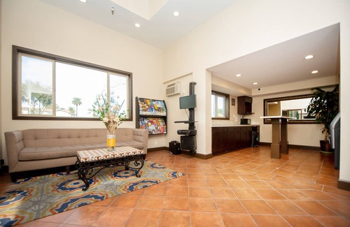 Walnut Park Hotel | Casa Bella Inn - Huntington Park