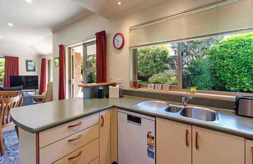 Nelson Casa | Casa Bella - Nelson City Holiday Home