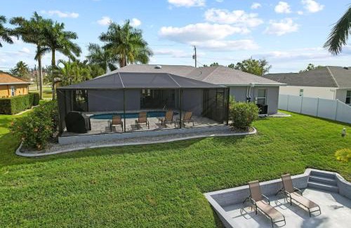 Trafalgar Casa | Casa Bella- Upgraded Waterfront Residence in Cape Coral with Heated Pool and Free Bikes
