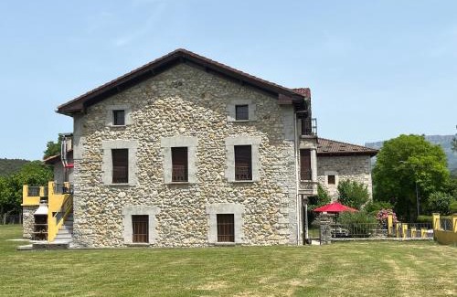 Lezana de Mena Casa | Casa BellaTerra