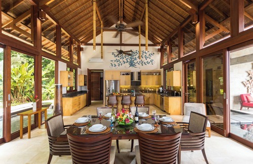 Dominical Casa | Casa Bellavia: Balinese Ocean-View Masterpiece on 25 Acres, Huge Pool, Fire Pit
