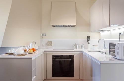 Duomo Apartamento | Ático actualizado de lujo con ascensor 3 habitaciones 3 baños en el centro