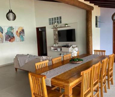 Paraty Casa | Casa Belvedere na Ilha do Araujo e Ganhe 1 passeio de barco
