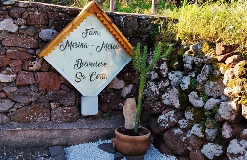 Dorgali Casa | Casa Belvedere Sa Costa: apartment nestled in the green countryside in Dorgali