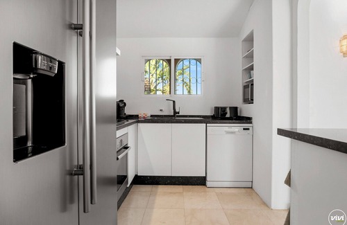 Estepona Villa | Casa Blanca | Villa con jardín en Estepona