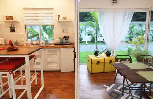 Ciudad Cortes Villa | Casa Blanca Villas - Casa Verde