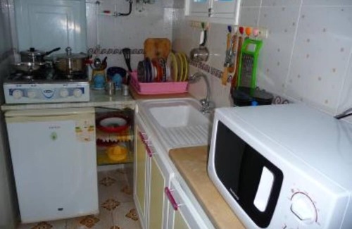 Hammamet Apartamento | CASA BLANCA con estas dos hermosas terrazas, (una decorada en cerámica y otra equipada con una barbacoa), cerca del centro turístico hammamet de la zona turística.