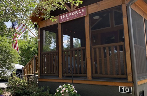 Upward Cabina | **CASA BONITA** Hiking, Biking, Wineries, Breweries
