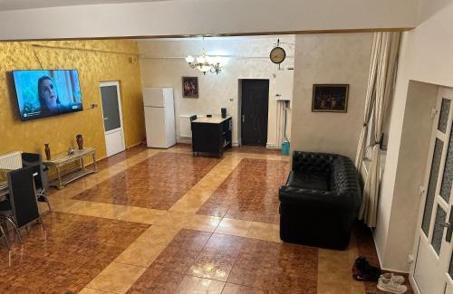 Busteni Casa | Casa Bonita