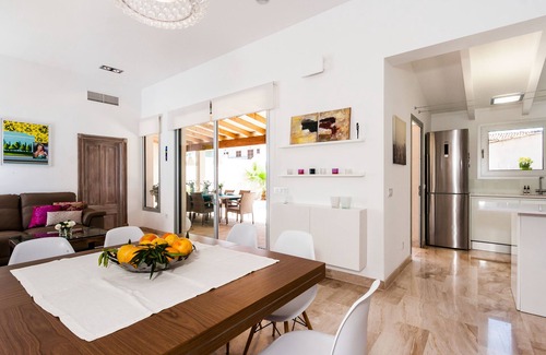 Ariany Casa | Casa Bouganvilla - Lujosa casa de pueblo - piscina infinita