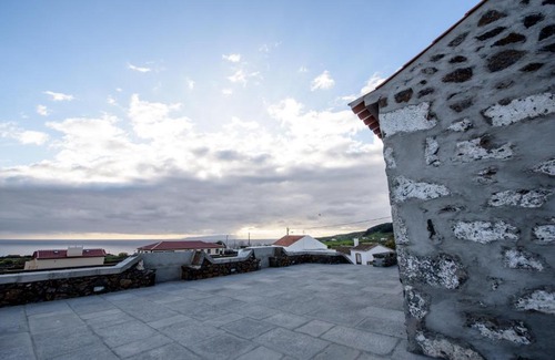 Angra do Heroismo Casa | Casa Branca da Chaminé