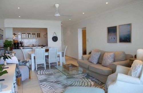 Hillhead Condominio | Casa Branca on the Beach & Pool Just Renovated!
