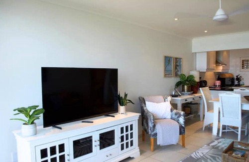 Hillhead Condominio | Casa Branca on the Beach & Pool Just Renovated!