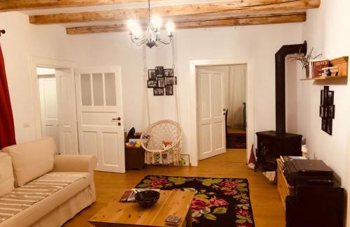 Ucea de Jos Casa | Casa bunicilor