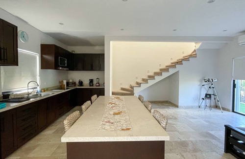 Buenavista Casa | Casa BV: Beautiful house short walk from beach
